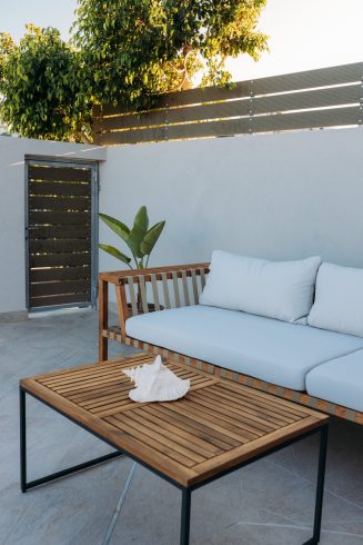 Ammoudi Suites I - Outer yard